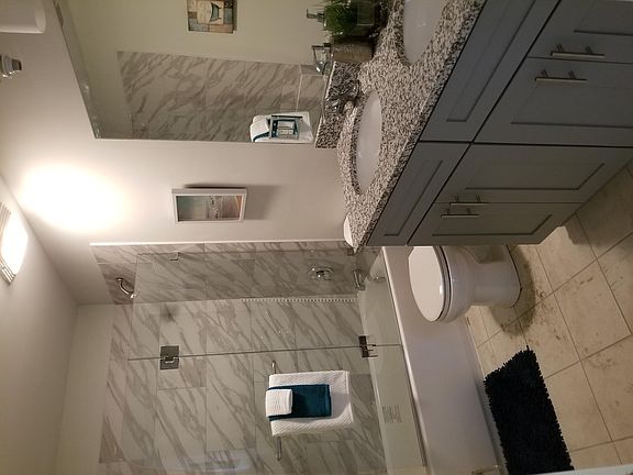 4th image of 4618 S Lake Park Ave APT 2E