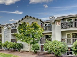 6700 NE 182nd St APT B202, Kenmore, WA 98028