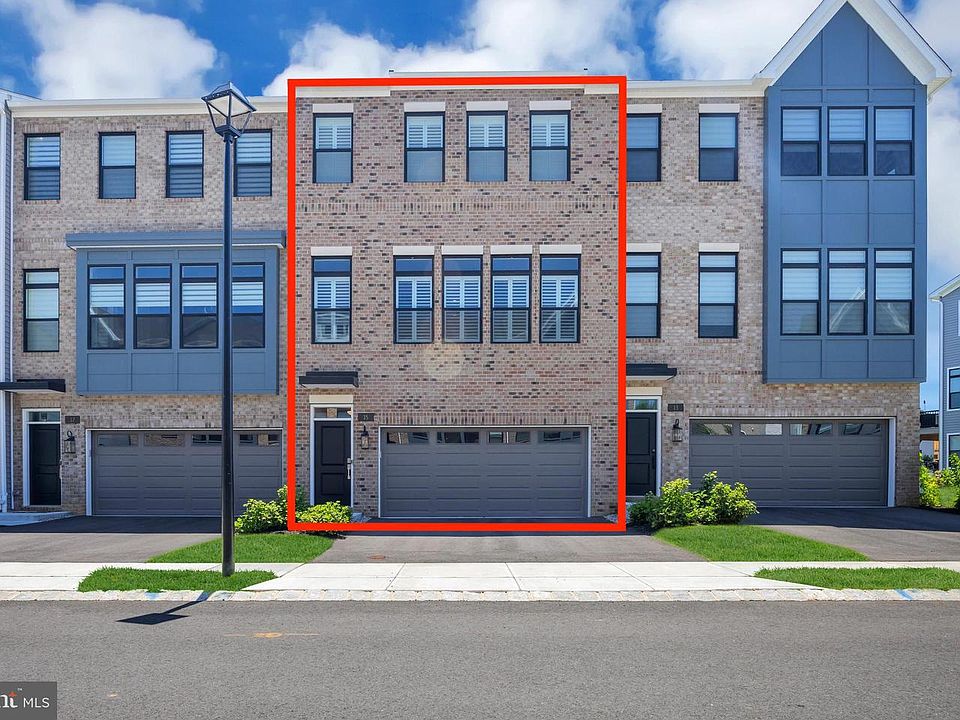 1st image of 15 Linder Ct