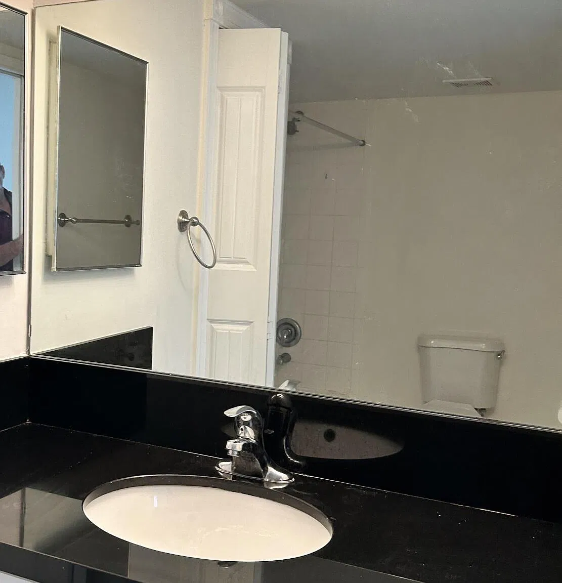 3 bed, 2.0 bath, 1276 sqft, $2,550 — Photo 2