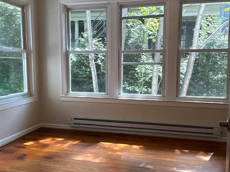 295 E Chestnut St #2 — Photo 8
