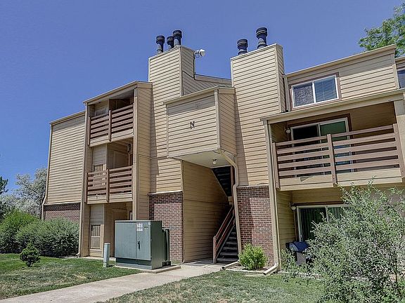 2 bed, 2 bath, 914 sq ft