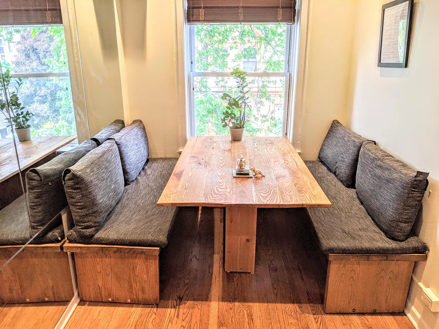 4240 N Clarendon Ave — Photo 4