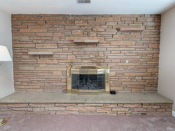 4th image of 805 Willowdale Ave