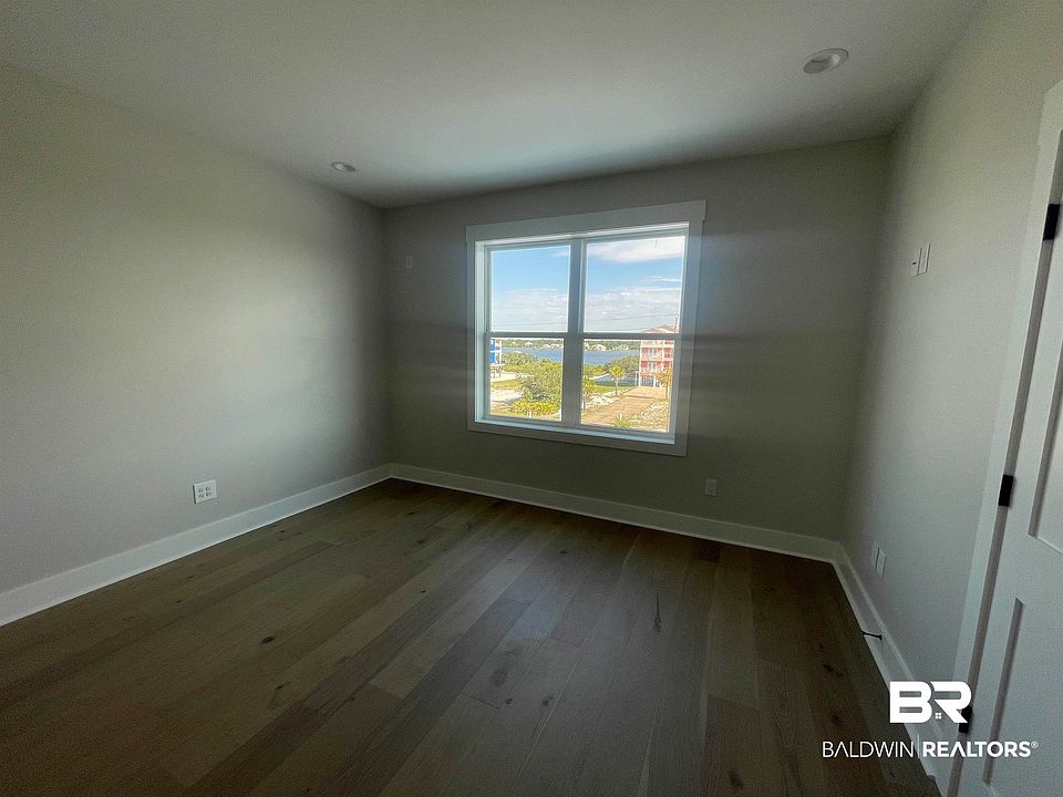 1st image of 1429 W Lagoon Ave