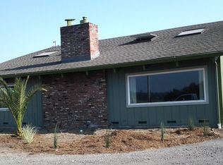 5860 Hall Rd, Santa Rosa, CA 95401