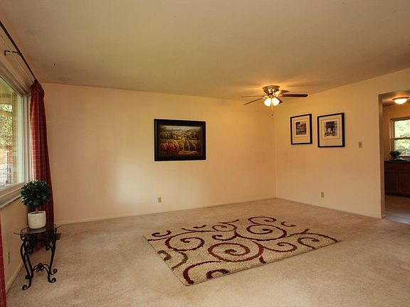 3rd image of 9121 E Linda Cir