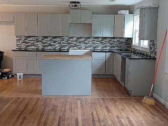 Refinished oak floors