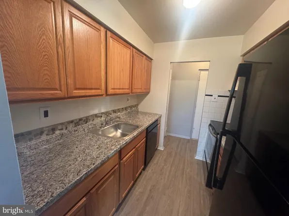 280 Bridgewater Rd APT J15, Brookhaven, PA 19015