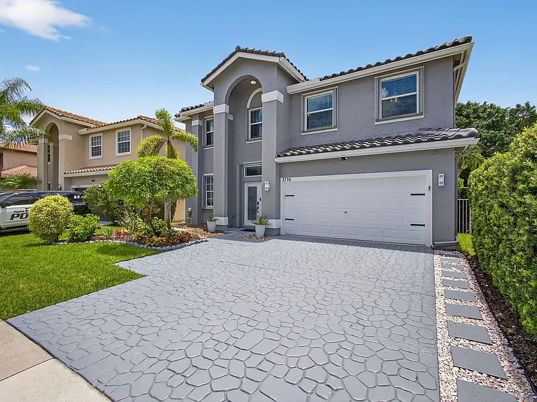 3738 Old Lighthouse Cir #SEASON RENTAL — Photo 6