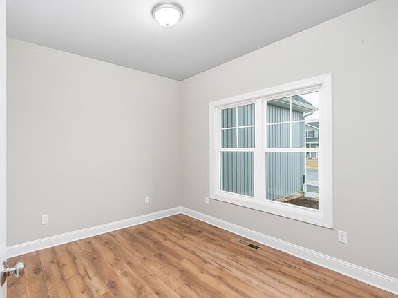 3rd image of 168 Tomasville Dr