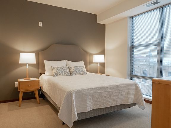 5th image of 415 Oak Grove St APT 515