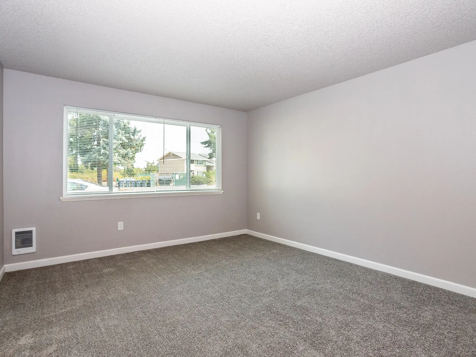 Forest Park Apartments — Photo 3