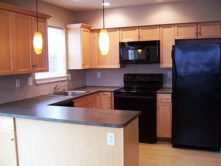 5739 Fallbrook Ln — Photo 3