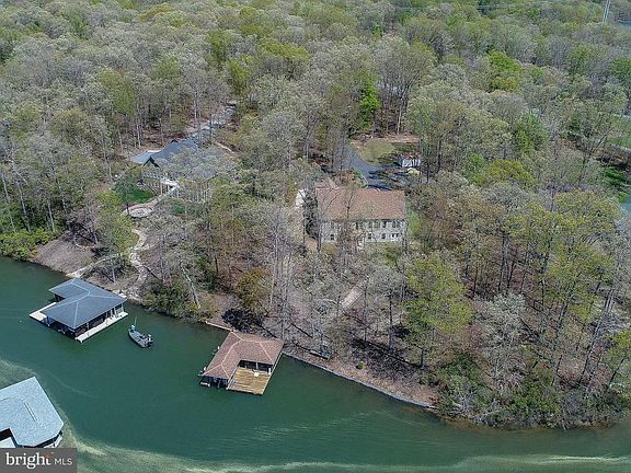 3rd image of 13425 Black Walnut Ln