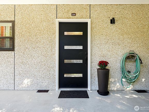 4th image of 510 Forsyth Lane #210