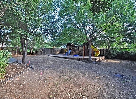 5th image of 1726 Barrilla St