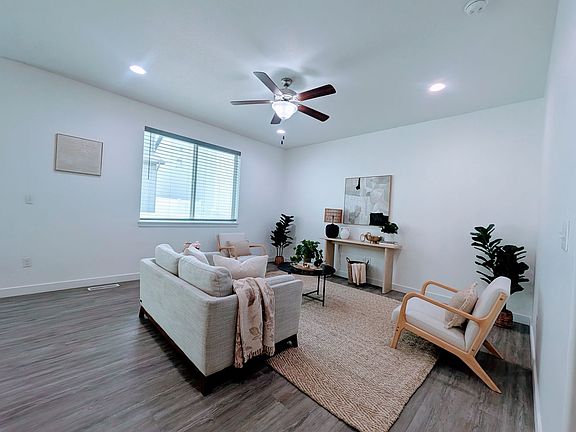 5th image of 1049 W Albion Meadow Way