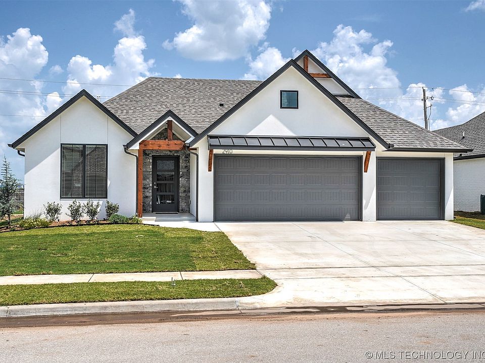 1st image of 2910 E Rockford Pl