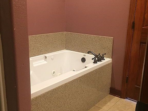 3rd image of 1028 N Elm St