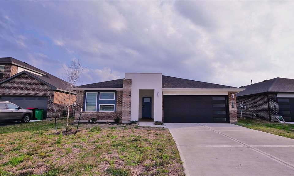 1st image of 28915 Yachting Point Ln