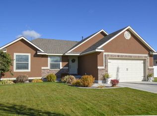1602 N Indian Hollow Dr, Ammon, ID 83401