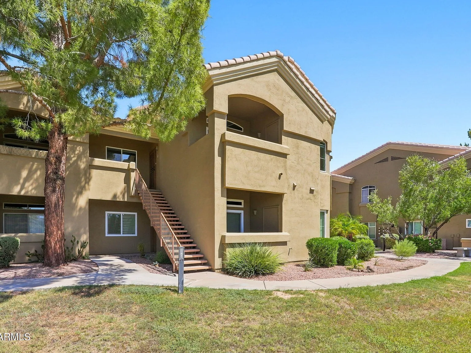 3 bed, 2.0 bath, 1257 sqft, $2,300 — Photo 3