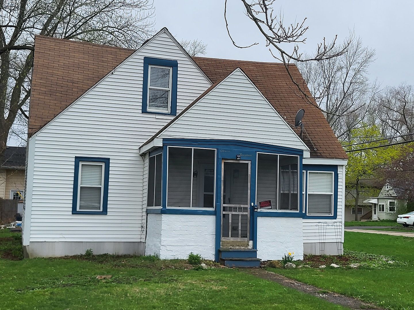 1114 N Lake Shore Dr, Round Lake Beach, IL 60073 Zillow