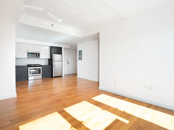 31-43 Vernon Boulevard 306 image 1 of 21