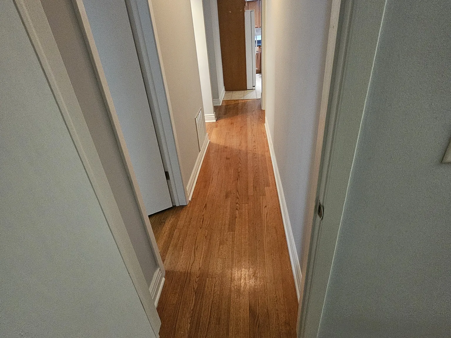 3 bed, 1200 sqft, $2,100 — Photo 4