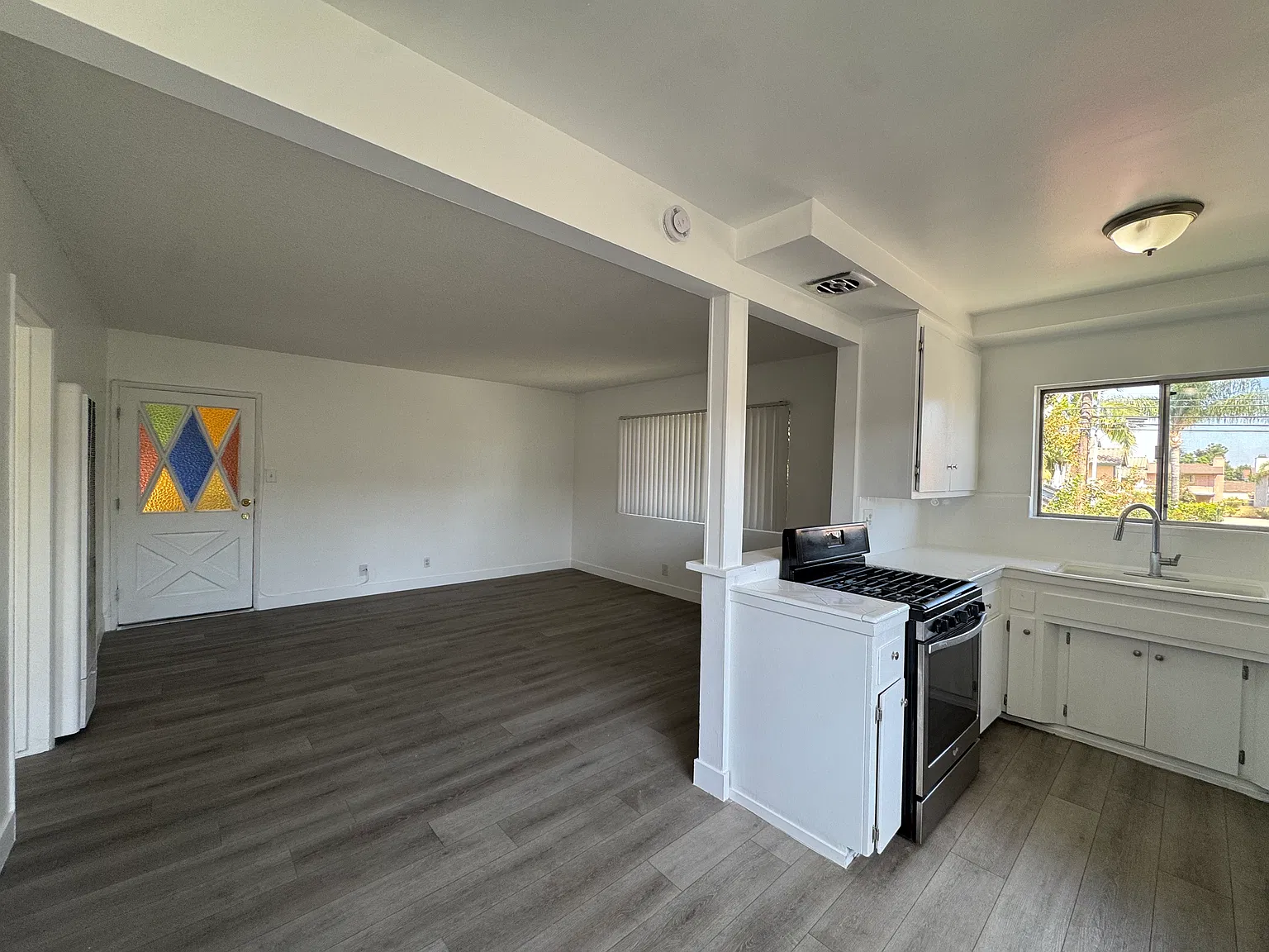 2 bed, 850 sqft, $2,250 — Photo 4