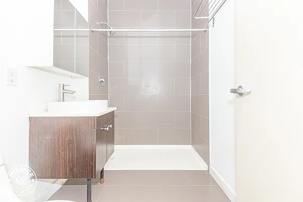 Rented by MySpaceNYC | media 47