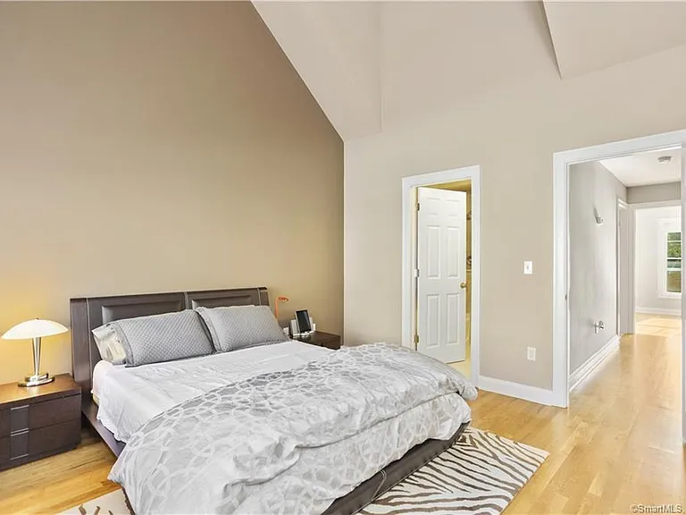 85 Camp Ave #18E — Photo 4