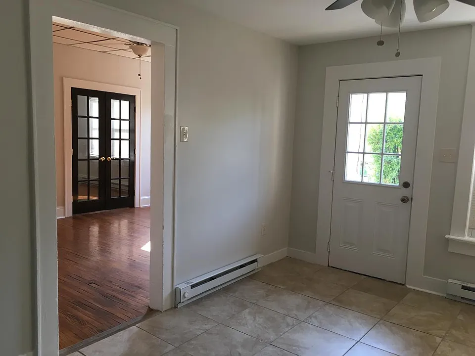 Spacious Entrance