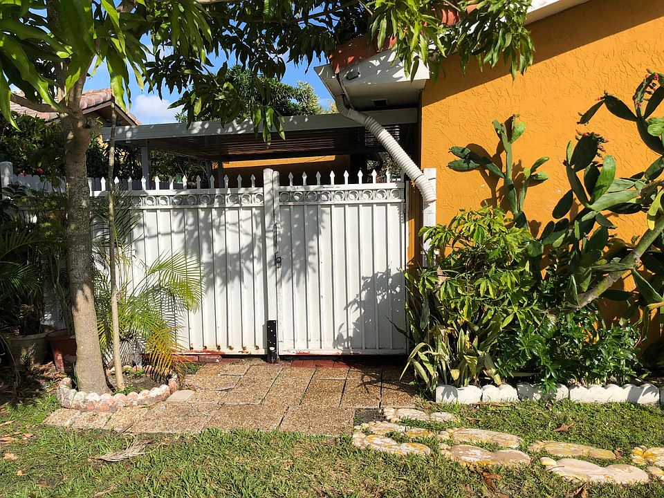 1st image of 6425 SW 107th Ave #B