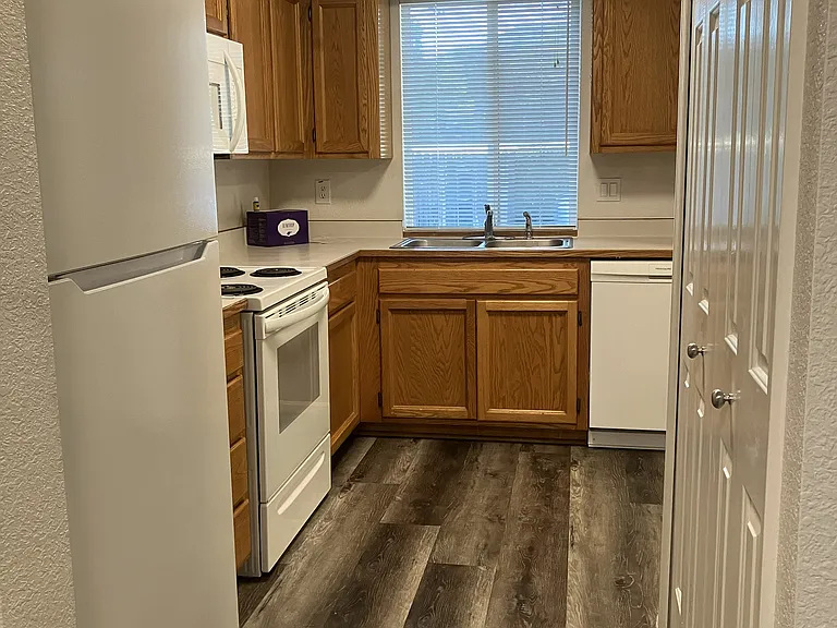 310 NE Terry Ln #2D — Photo 3
