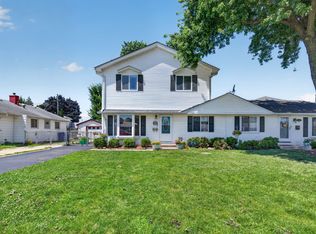 8856 S Komensky Ave, Hometown, IL 60456