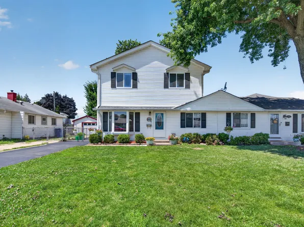 8856 S Komensky Ave, Hometown, IL 60456