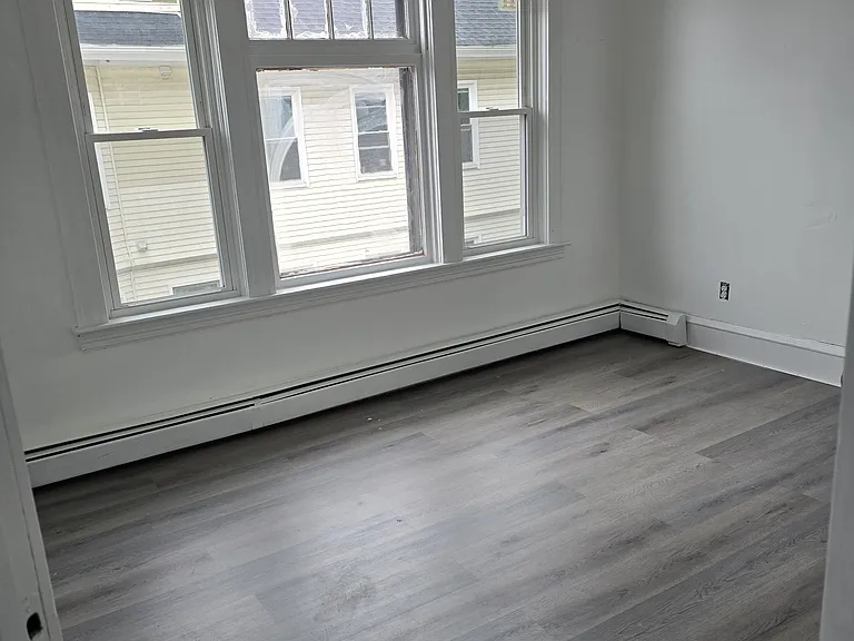 Atlantic Ave — Photo 12
