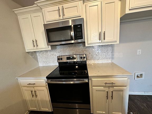 4th image of 415 Summit Ridge Dr