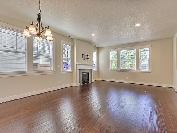 5th image of 476 NE 76th Ave