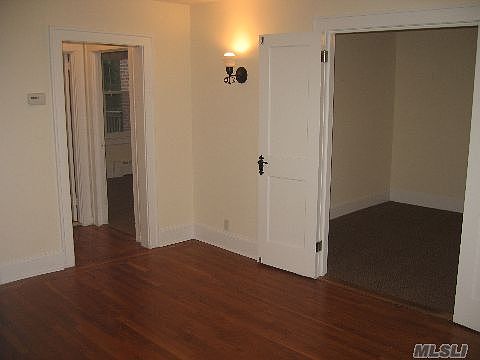 4th image of 3984 46th St