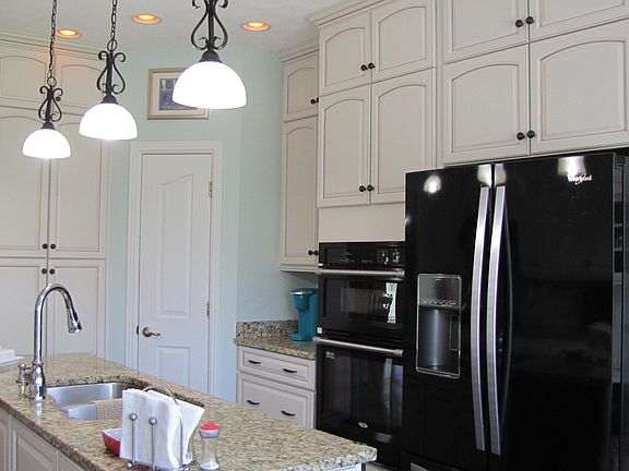 4th image of 406 Buckman Station Ct