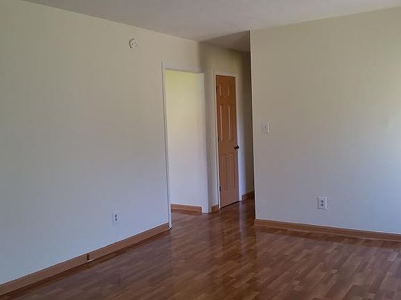 3rd image of 41 Village Ct