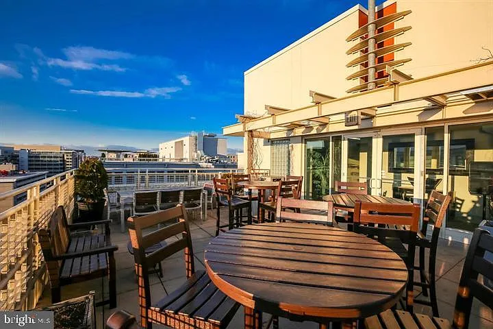715 6th St NW #402 — Photo 27
