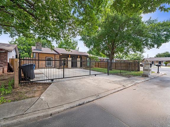3rd image of 6750 PARADISE OAK DR