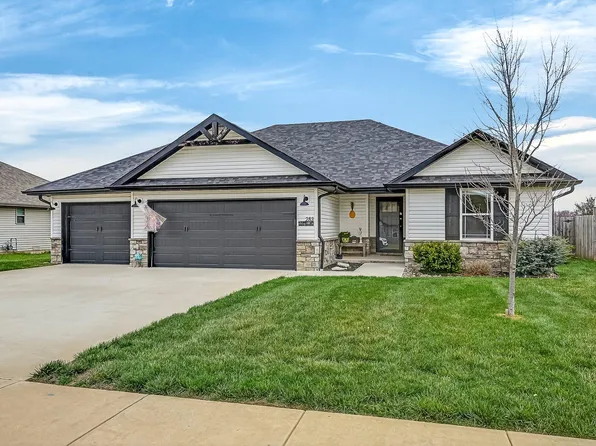 283 Hickory Hills Street, Rogersville, MO 65742