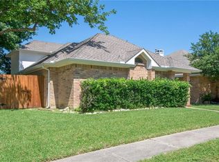 2806 Prescott Dr, Carrollton, TX 75006