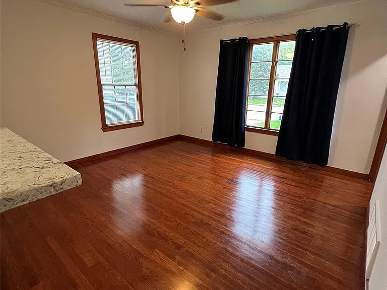 4711 Avenue R 1/2 — Photo 16