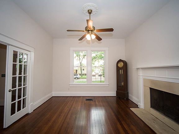 Living Room / FP-wood/gas